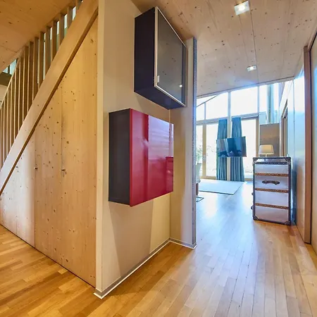 Penthouse Holleis *